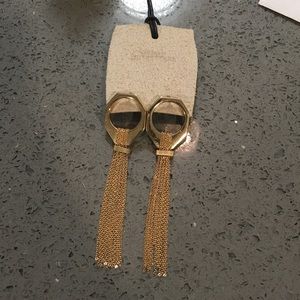 ⚡️SOLD⚡️UO gold dangly earrings